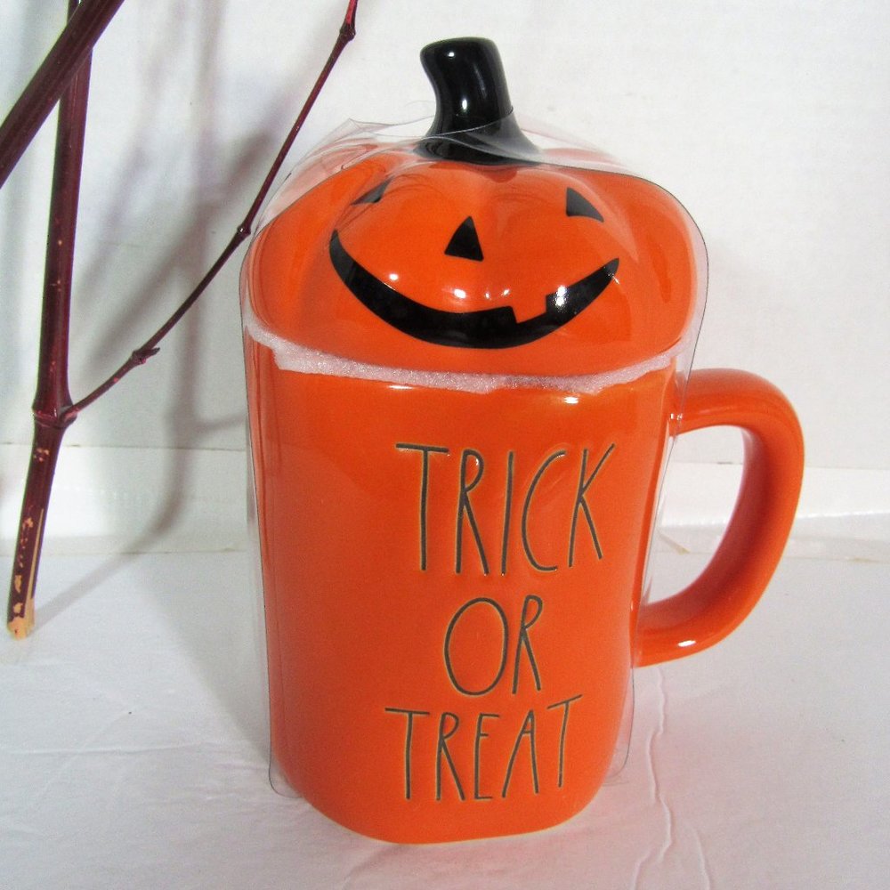 RAE DUNN HALLOWEEN PUMPKIN TRICK OR TREAT MUG + TOP